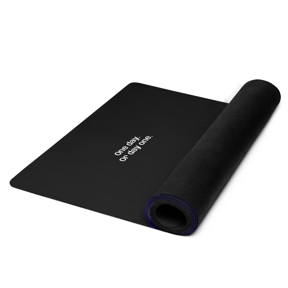 Dot Yoga Matte "One day. Or day one." – Bild 6